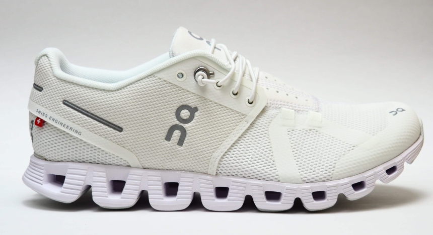 シューズ「on」