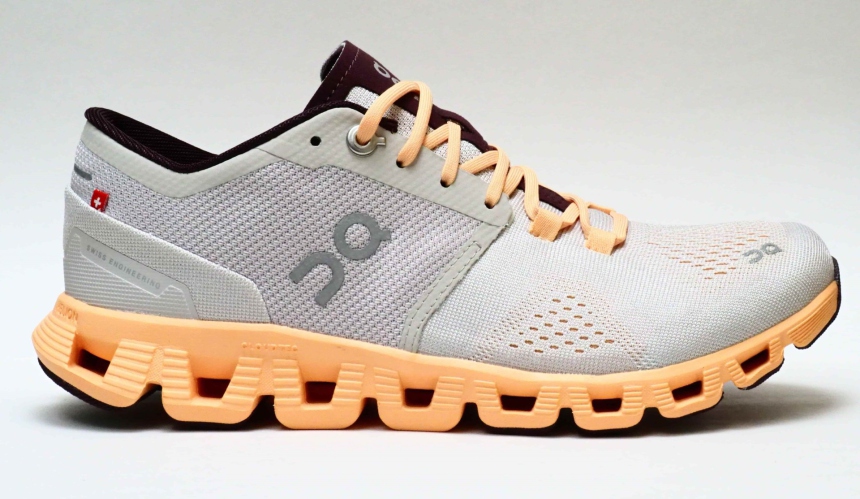 シューズ「on」