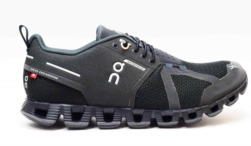 シューズ「on」