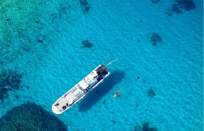 八重干瀬(日本最大級のサンゴ礁郡)ボートツアー